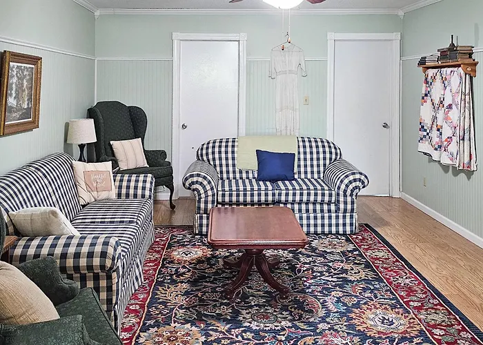 Apartment Steps To Temple! 2-unit Family Combo *