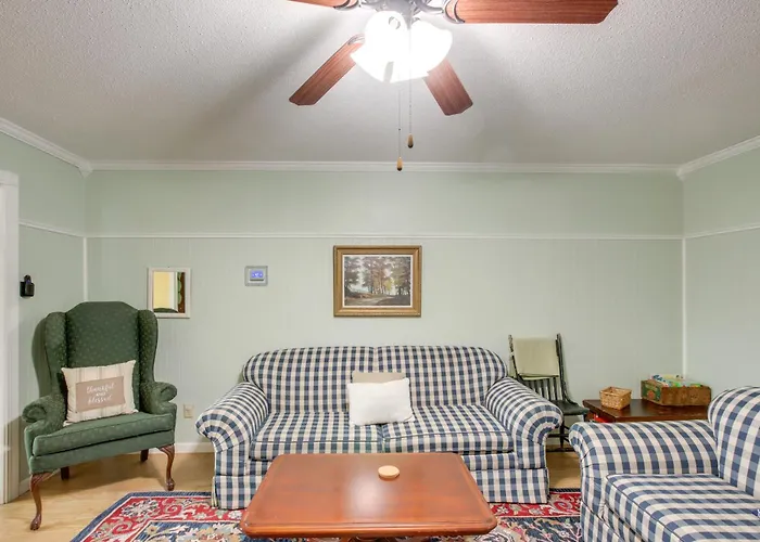 Steps To Temple! 2-unit Family Combo Apartment