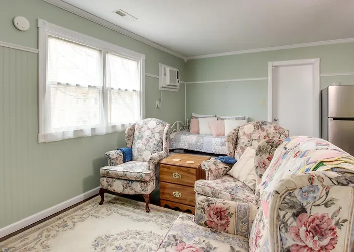 Steps To Temple! 2-unit Family Combo Apartment *