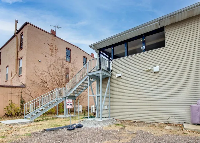 Steps To Temple! 2-unit Family Combo Apartment