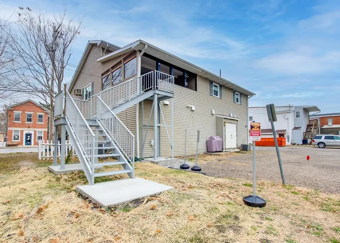Steps To Temple! 2-unit Family Combo Apartment *